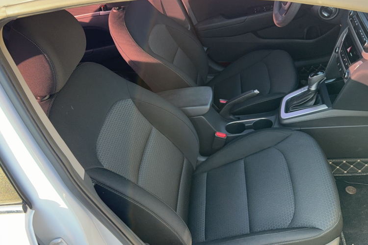 现代 领动 2016款 1.6L 自动智炫·精英型局部细节41