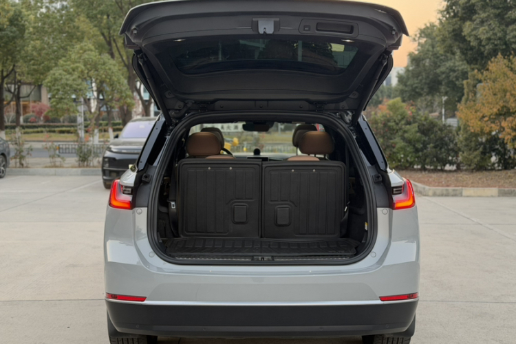 蔚来ES8 2022款 100kWh 领航版 六座车身外观6008