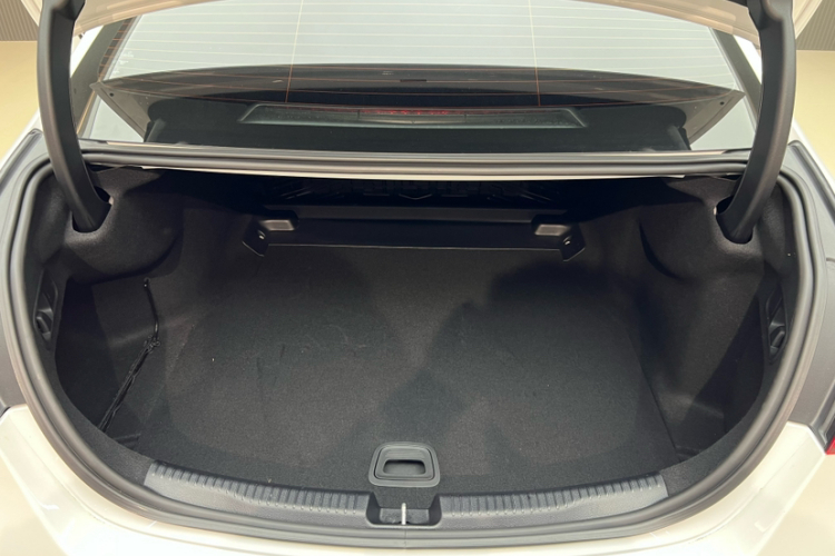 奔驰C级 2022款 改款 C 200 L 运动版中控内饰7007