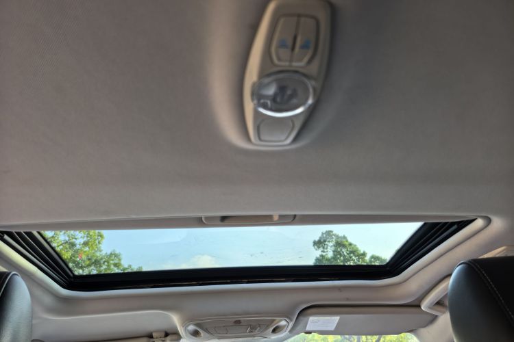 福特 福克斯 2012款 两厢 2.0L 自动豪华运动型中控内饰7007