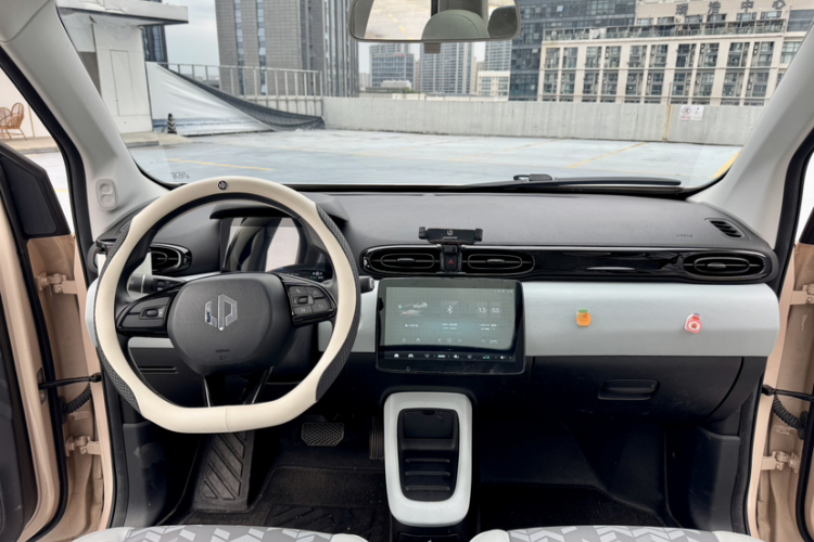 零跑汽车 零跑T03 2022款 耀金版中控内饰7001