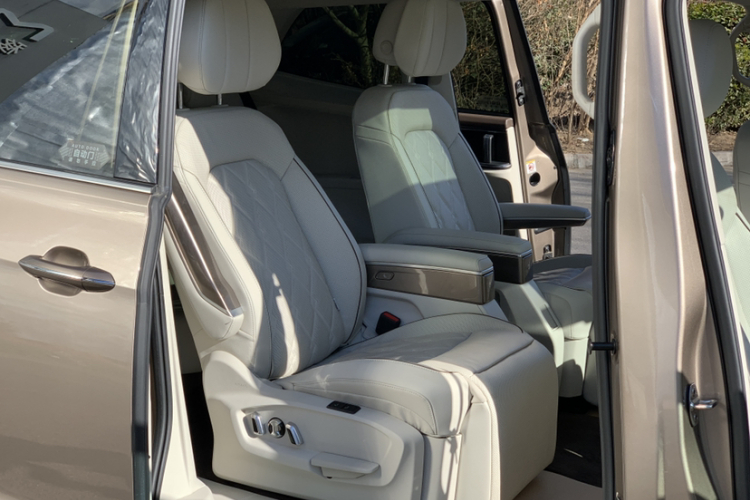 大众 威然 2022款 380TSI 旗舰版中控内饰7015