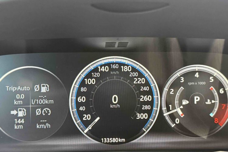 捷豹F-PACE 2018款 2.0T 四驱R-Sport运动版中控内饰15