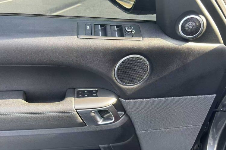 路虎 揽胜运动版 2017款 3.0 SC V6 SE中控内饰7015