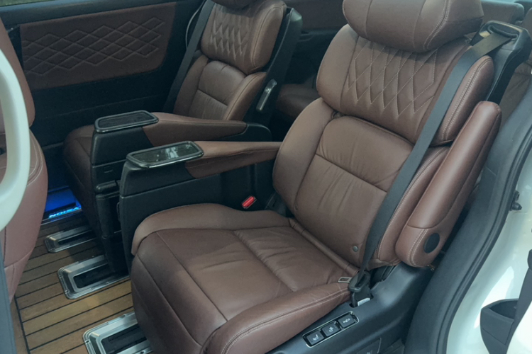 本田 艾力绅 2019款 2.0L 混动至尊版中控内饰7003