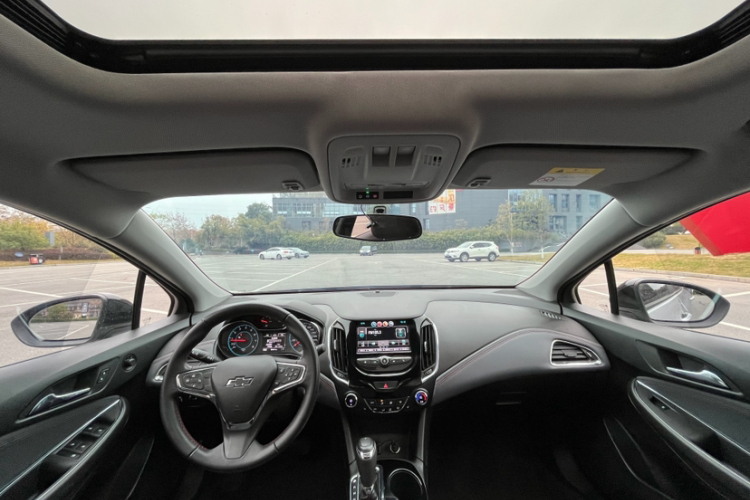 雪佛兰 科鲁兹 2018款 Redline 330T 双离合领锋版中控内饰7001