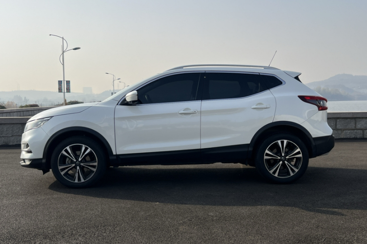 日产 逍客 2022款 2.0L CVT XV Prem豪华版车身外观6007