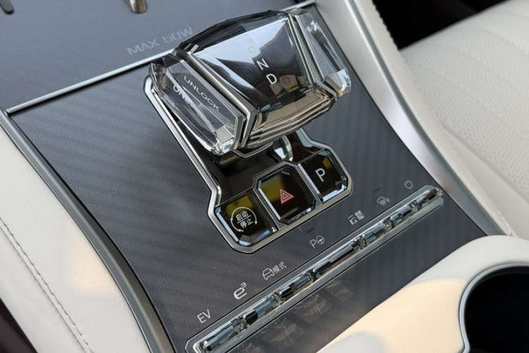 腾势Z9GT 2024款 1100四驱Max版局部细节18