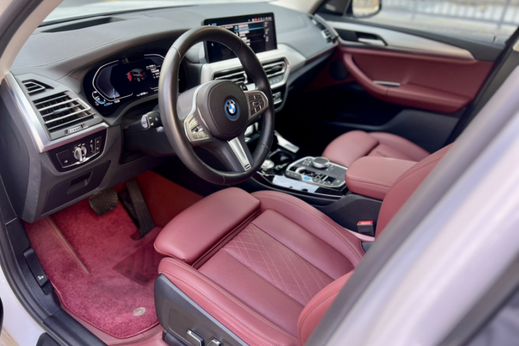 宝马iX3 2023款 创领型中控内饰7004