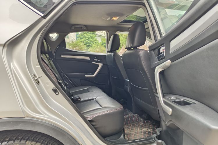 江汽集团 瑞风S3 2016款 1.5L CVT豪华智能尊享版中控内饰7003