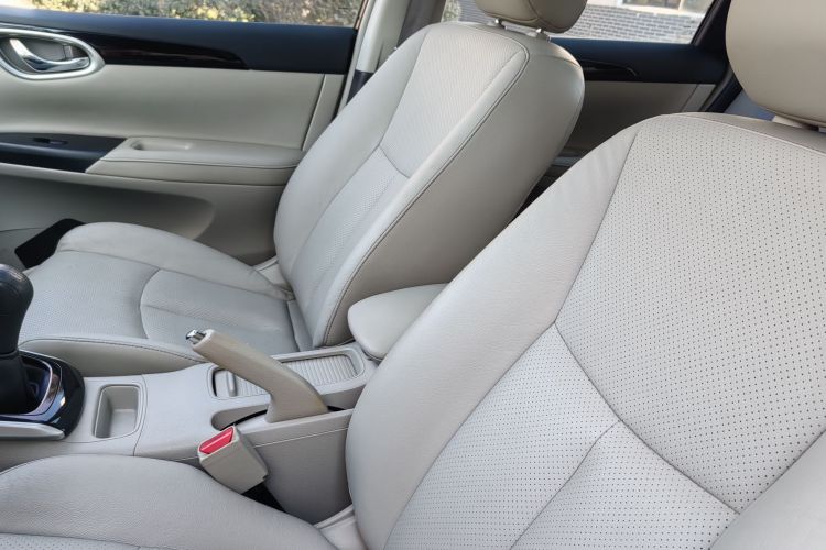 日产 轩逸 2016款 1.6XL 手动豪华版中控内饰7007