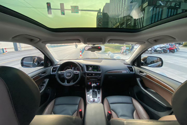 奥迪Q5 2017款 40 TFSI 舒适型中控内饰7001
