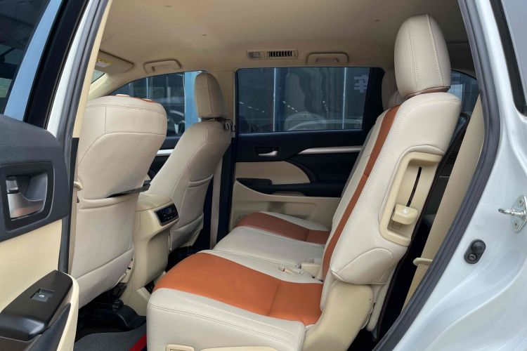 丰田 汉兰达 2021款 2.0T 四驱精英版 7座局部细节22