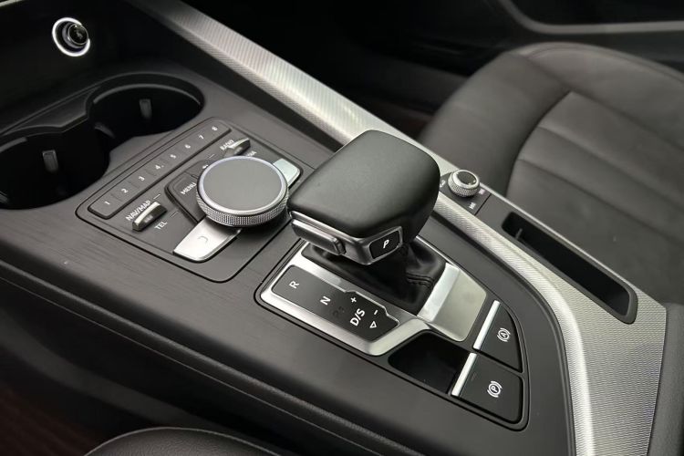 奥迪A5 2019款 Sportback 45 TFSI 时尚型中控内饰7004