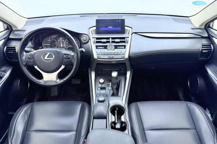 雷克萨斯NX 2016款 200 全驱 锋尚版中控内饰7002
