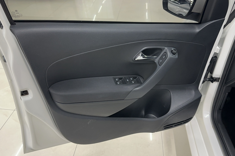 大众 Polo 2018款 1.5L 自动安享型中控内饰7005