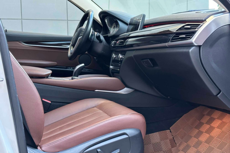 宝马X6 2015款 xDrive35i 豪华型中控内饰7010