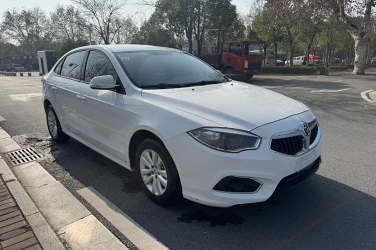 中华H530 2017款 1.6L 手动舒适型车身外观6005