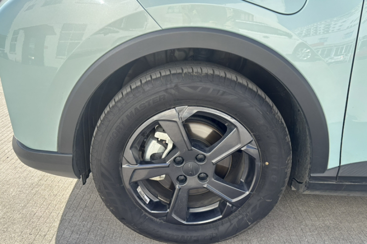 吉利几何E萤火虫 2024款 401km 萤光车身外观6007