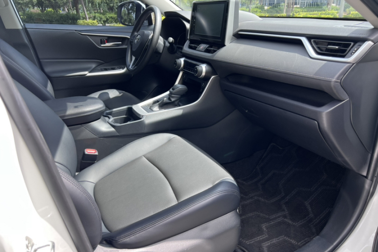 丰田 RAV4荣放 2020款 2.0L CVT两驱风尚版局部细节41
