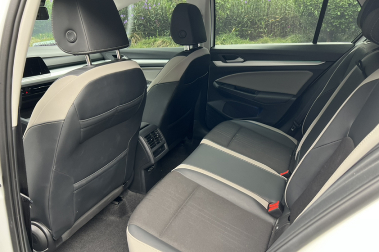 大众 高尔夫 2023款 280TSI DSG Pro中控内饰7004