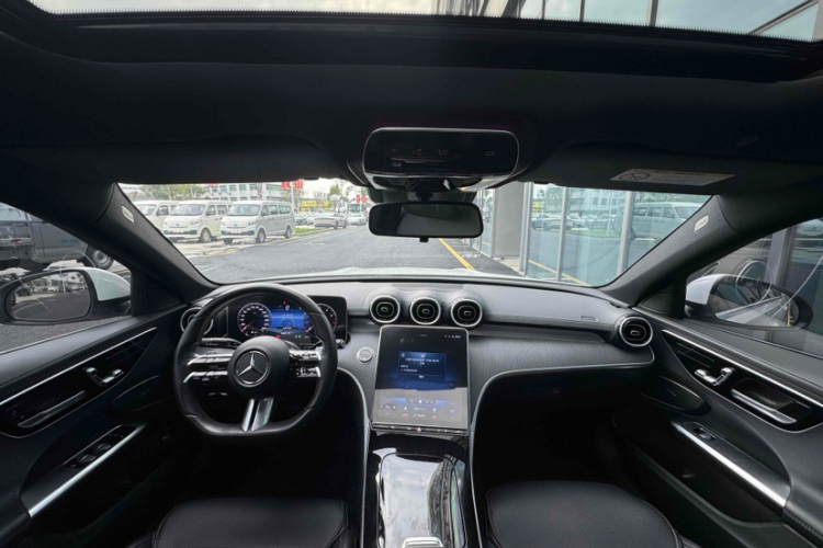 奔驰C级 2022款 改款 C 200 L 运动版中控内饰7001