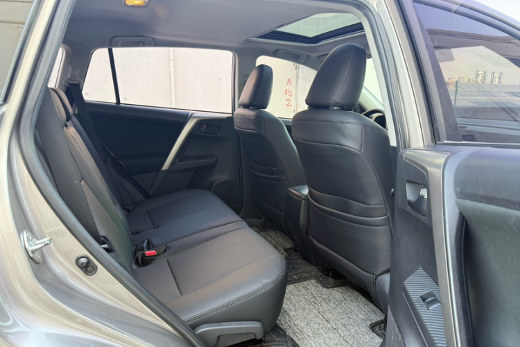 丰田 RAV4荣放 2015款 2.0L CVT两驱风尚版中控内饰7004