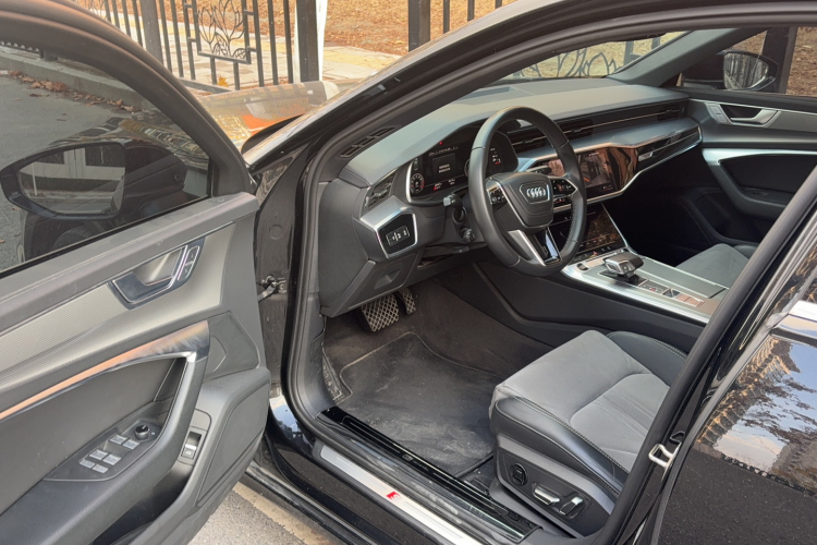 奥迪A6L 2023款 改款 45 TFSI 臻选动感型中控内饰7002