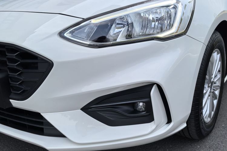 福特 福克斯 2020款 三厢 EcoBoost 180 自动锋潮型局部细节9005