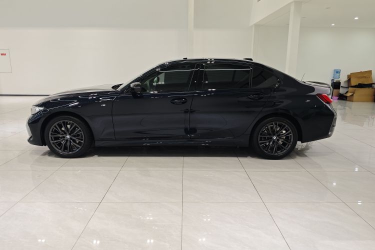 宝马3系 2024款 325Li M运动曜夜套装车身外观6007