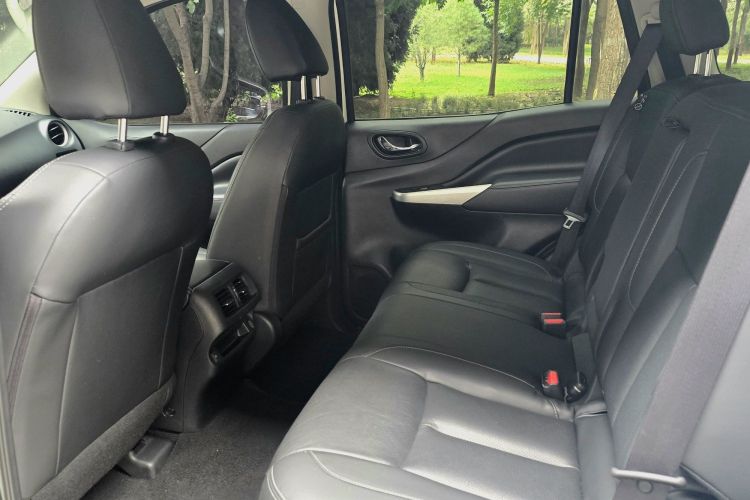 日产 途达 2020款 2.5L XL Upper 4WD 自动四驱豪华版中控内饰7002