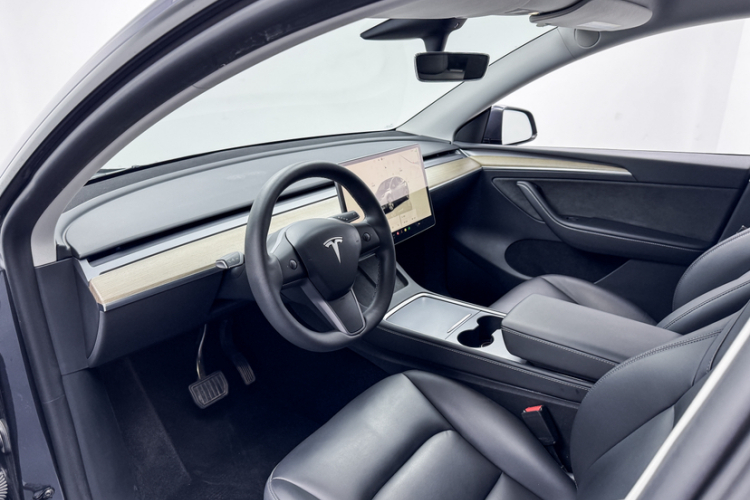 特斯拉 Model Y 2022款 改款 后轮驱动版中控内饰7006