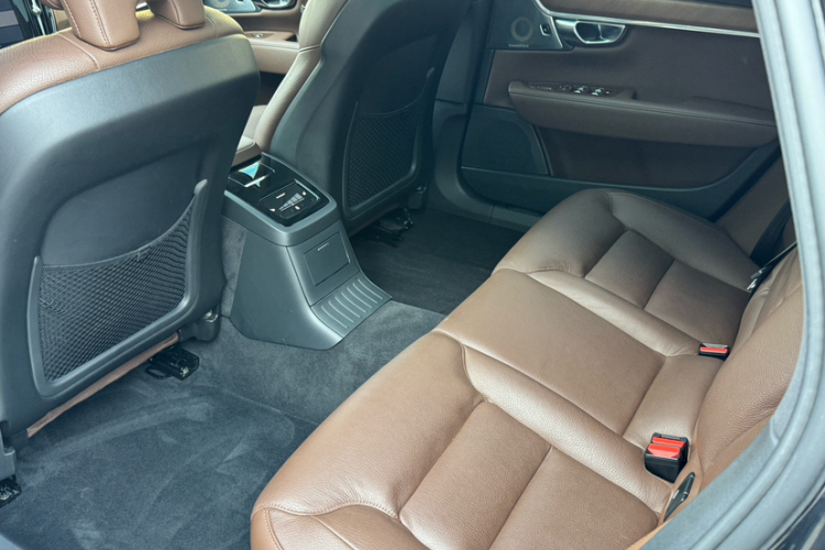 沃尔沃S90新能源 2019款 T8 E驱混动 智雅版 国V中控内饰7006