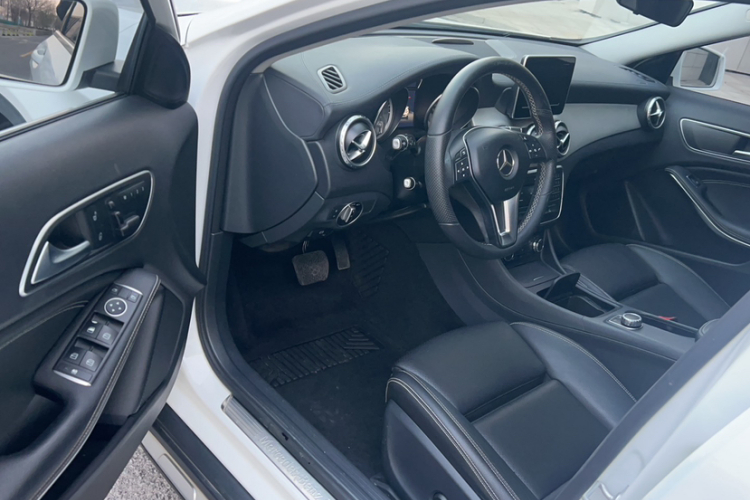 奔驰GLA 2016款 GLA 200 时尚型中控内饰7007