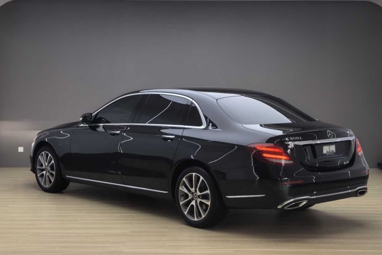 奔驰E级 2018款 E 200 L车身外观6004
