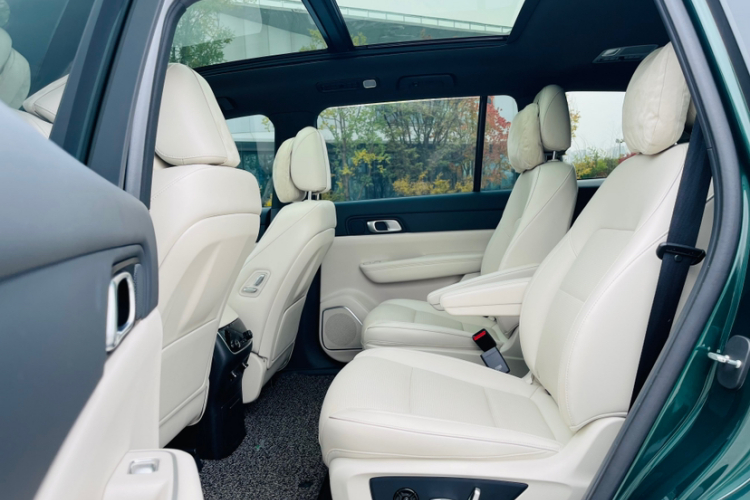 理想汽车 理想ONE 2021款 增程6座版中控内饰7003