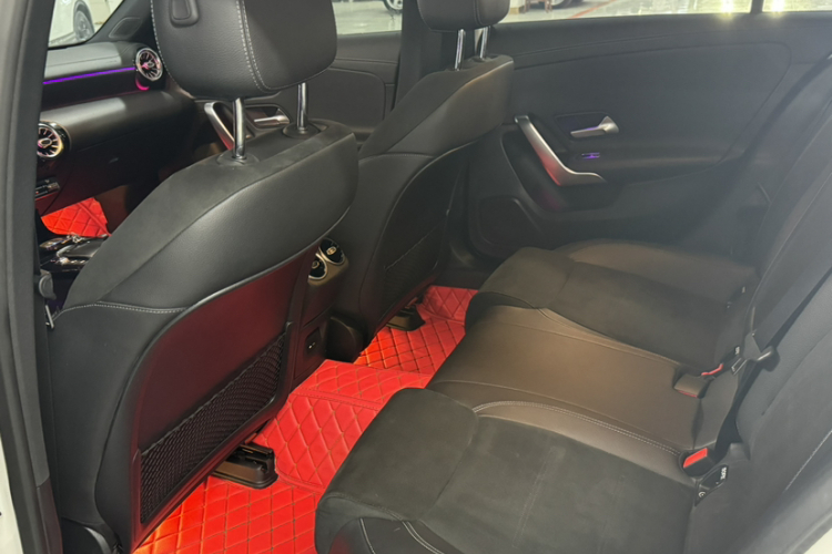 奔驰A级 2021款 A 200 L 运动轿车时尚型中控内饰7003