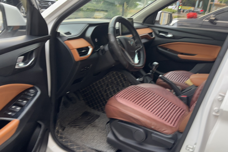 五菱汽车 五菱宏光S3 2018款 1.5L 手动豪华型 国V中控内饰7002