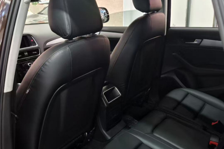 奥迪Q5 2015款 40 TFSI 进取型中控内饰7005