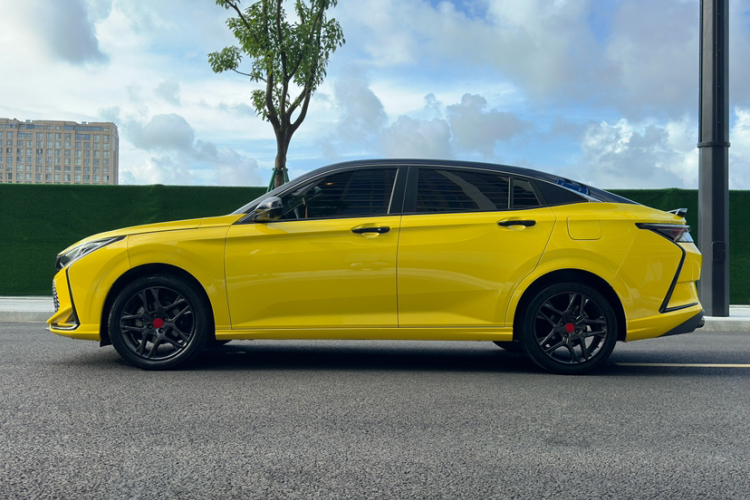 东风风神 奕炫 2021款 230T 自动追猎骑士版车身外观6002