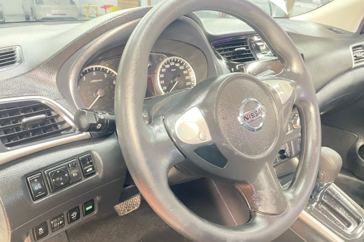 日产 轩逸 2022款 经典 1.6XE CVT舒适版中控内饰7001