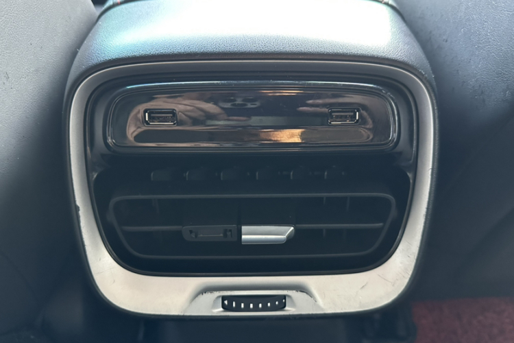 小鹏P7 2021款 480N中控内饰7003