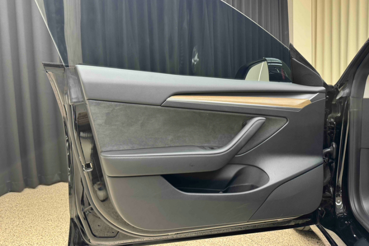 特斯拉 Model 3 2022款 后轮驱动版局部细节9013