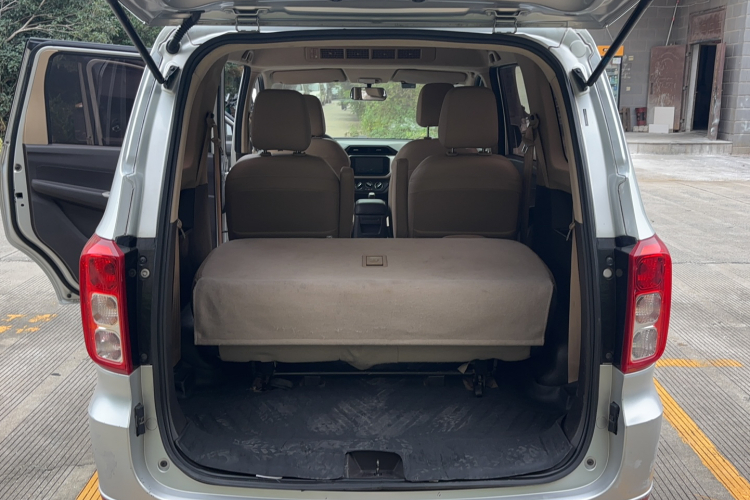 五菱汽车 五菱宏光 2019款 1.5L S舒适型国VI LAR局部细节23