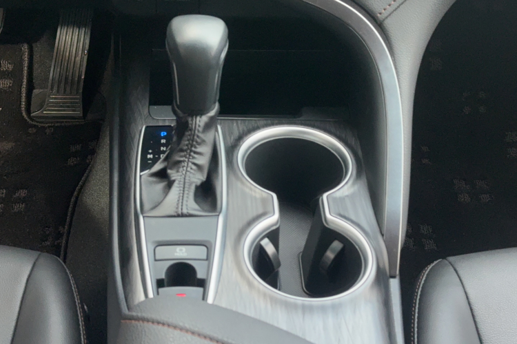 丰田 凯美瑞 2023款 2.0G 豪华版中控内饰7007