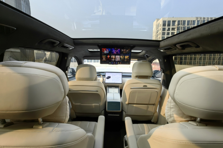 乐道L90 2025款 Ultra 六座版中控内饰7002