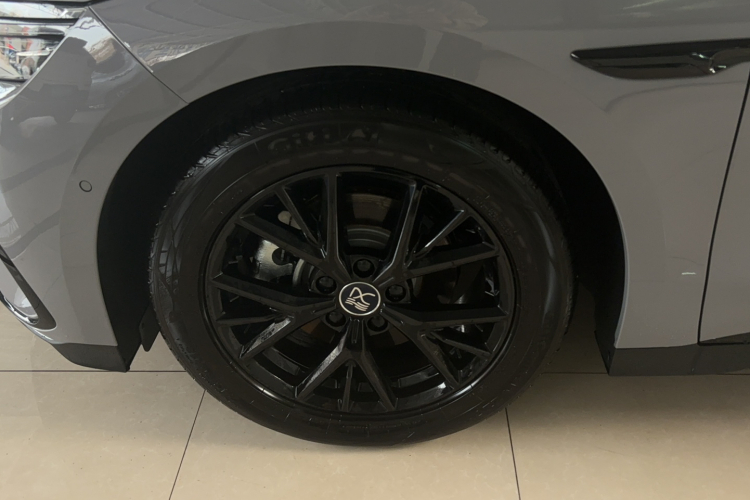 比亚迪 汉 2025款 DM-i 智驾版 125KM精英型车身外观6006