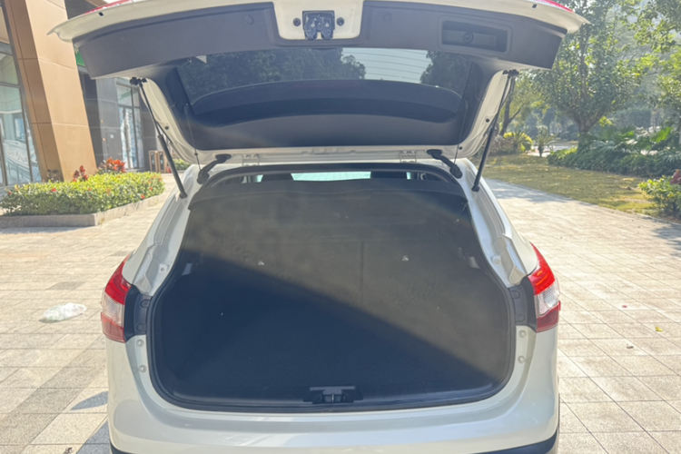 日产 逍客 2017款 2.0L CVT豪华版 国V局部细节23