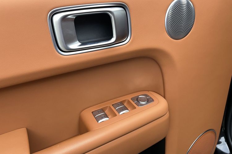 理想汽车 理想L9 2024款 Ultra中控内饰7010