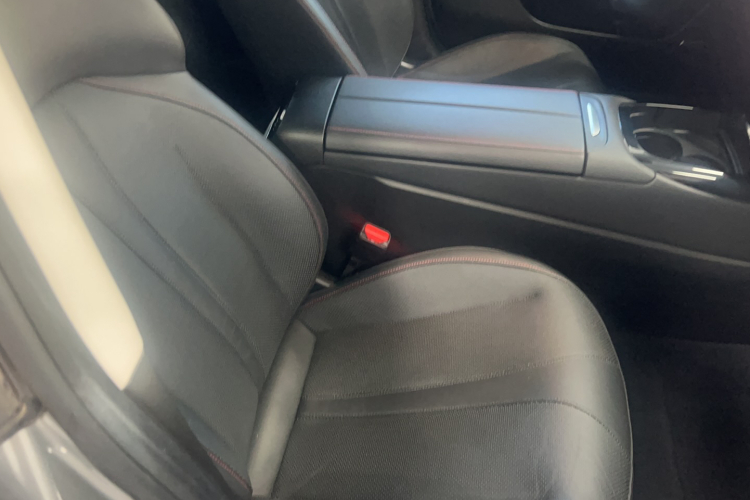 小鹏P7 2020款 670N局部细节41